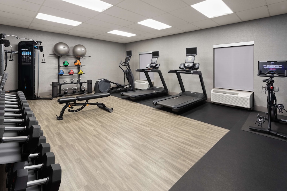 Hampton Inn & Suites Scottsburg - photo 22