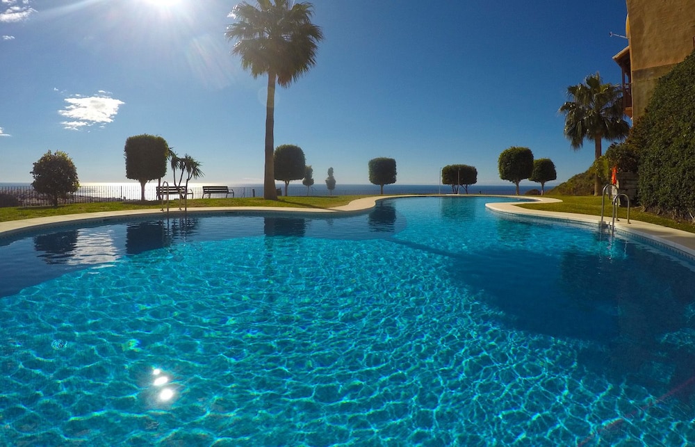 Alcores Seaviews — hotel in Mijas