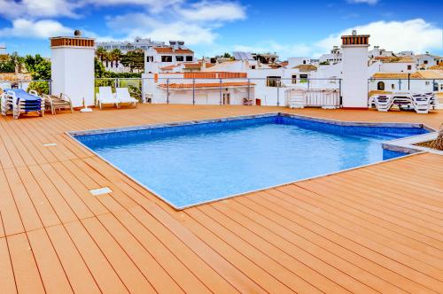 Rooftop Pool Two Bedroom Apartment in Alvor — 4-Star Luxury Hotel in Alvor, Portugal