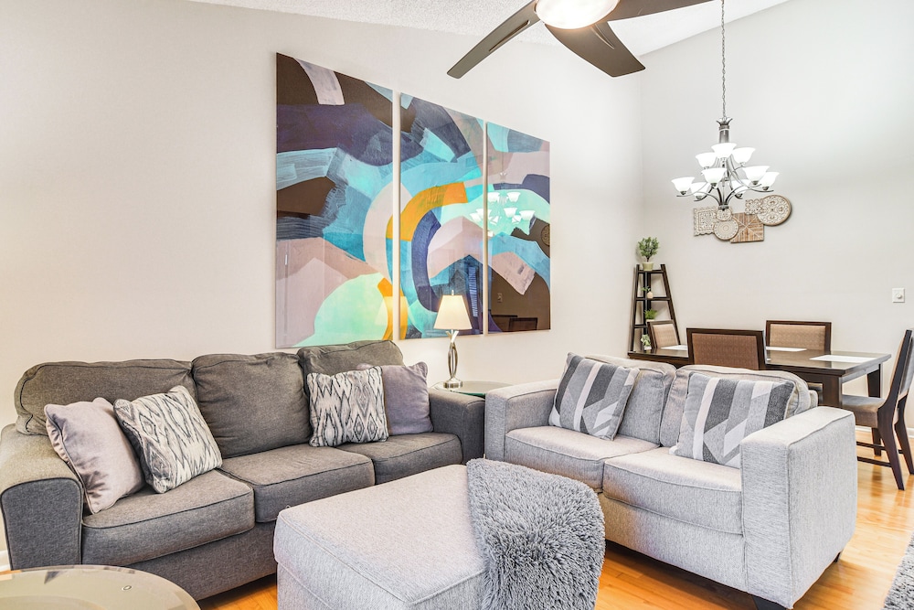 Resort Perks: Condo w Private Balcony in St Pete in St. Petersburg, United States