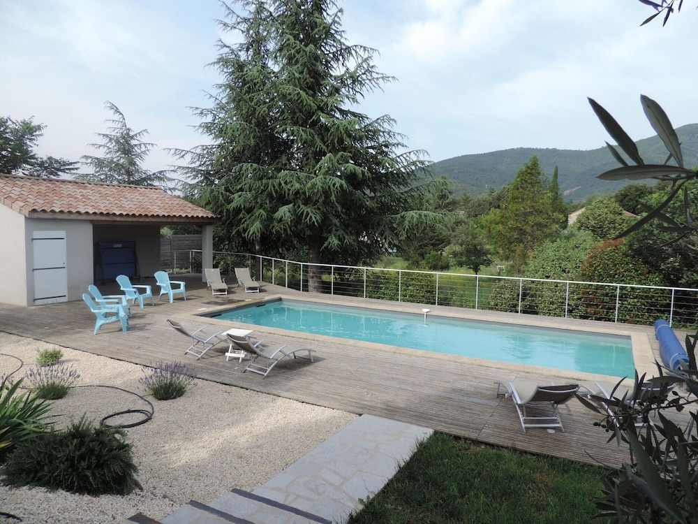 Attractive Holiday Home With Private Pool — 4-Star Luxury Hotel in Les Vans, France
