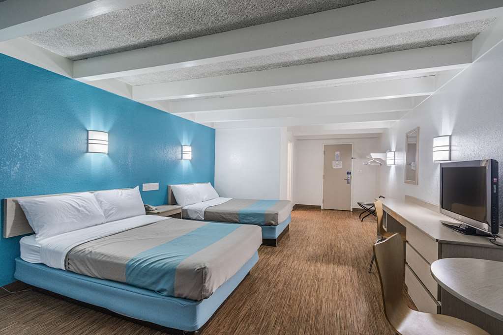 Motel 6 Kokomo In - photo 11