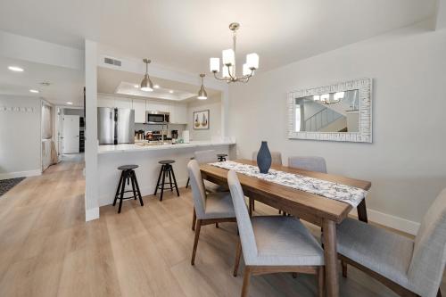 Steps to the Sand and Main Street 4BR in Huntington Beach, United States