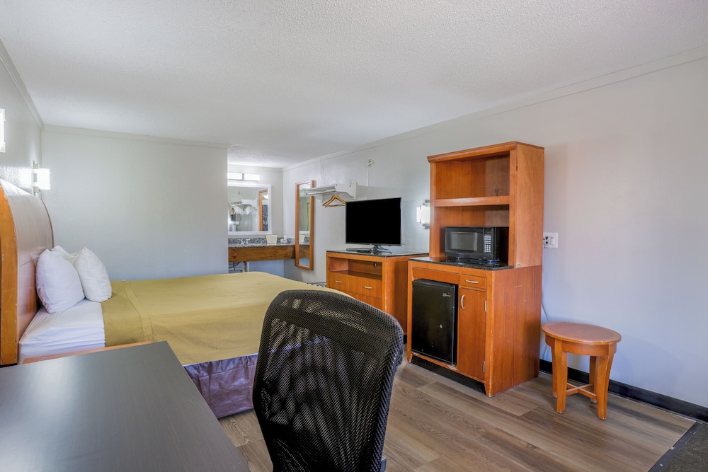 Cozy Garden Inn By OYO Hwy 40 Richmond - photo 13