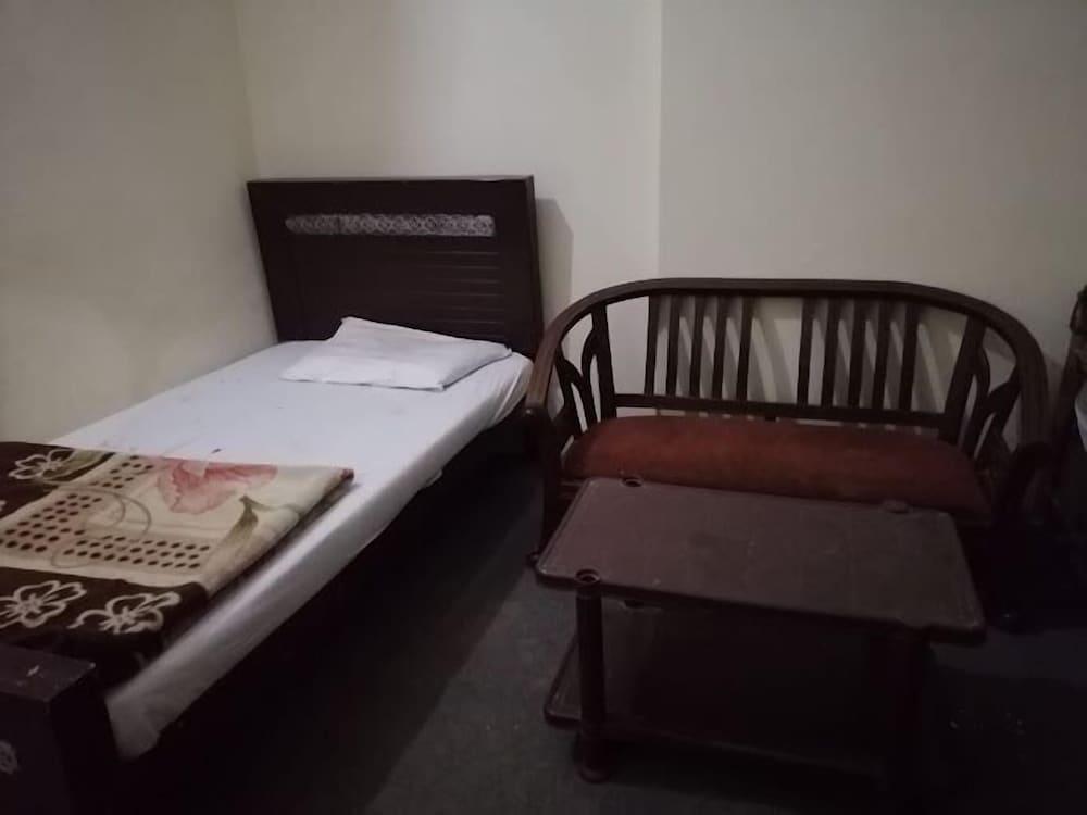 Marhaba Hotel - last minute hotel in Lahore