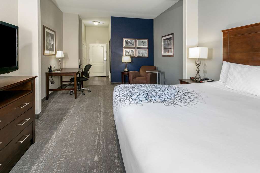 La Quinta Inn & Suites by Wyndham Horn Lake Southaven Area - photo 16