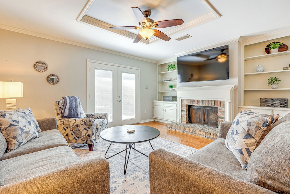 Mobile Townhome Near University of South Alabama — 4-Star Luxury Hotel in Mobile, United States