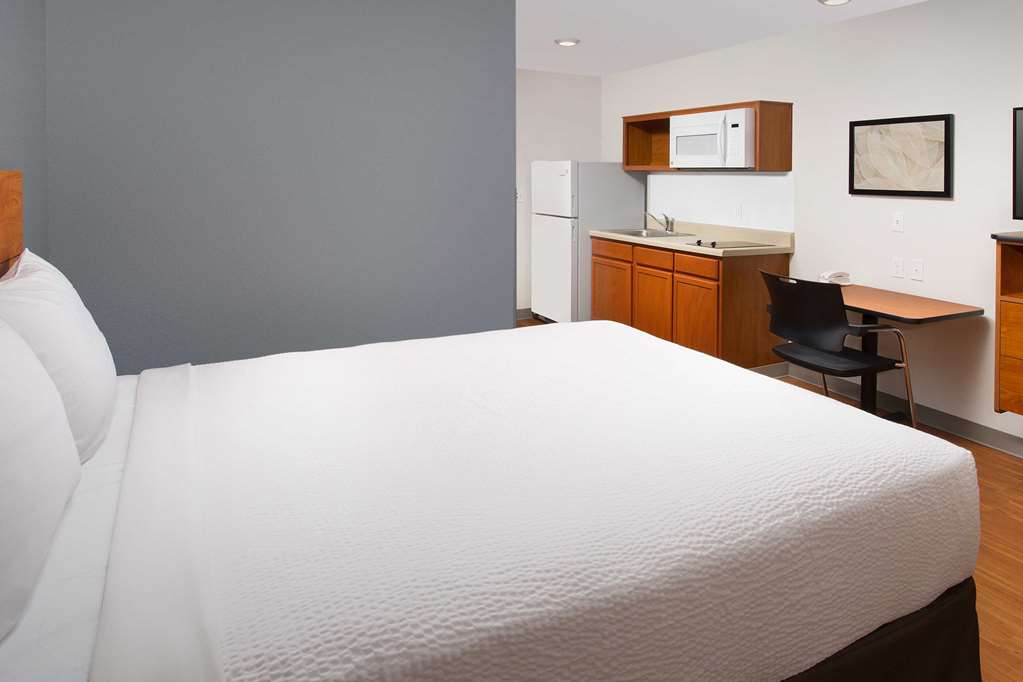 WoodSpring Suites Chicago Darien - photo 10