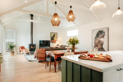 Dorothea stylishly designed home in Trentham — 5-Star Luxury Hotel in Trentham, Australia