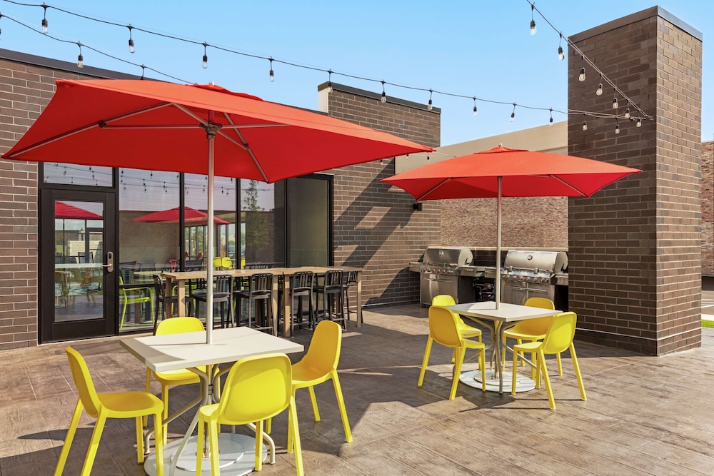 Home2 Suites by Hilton Milwaukee West - photo 33