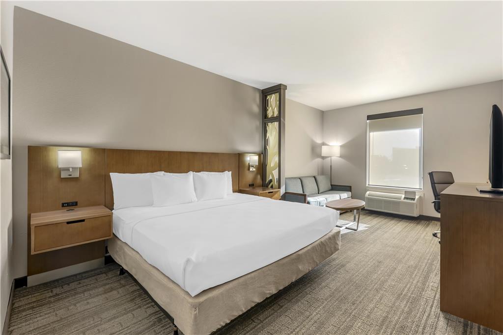Best Western Green Oaks Inn & Suites - photo 10