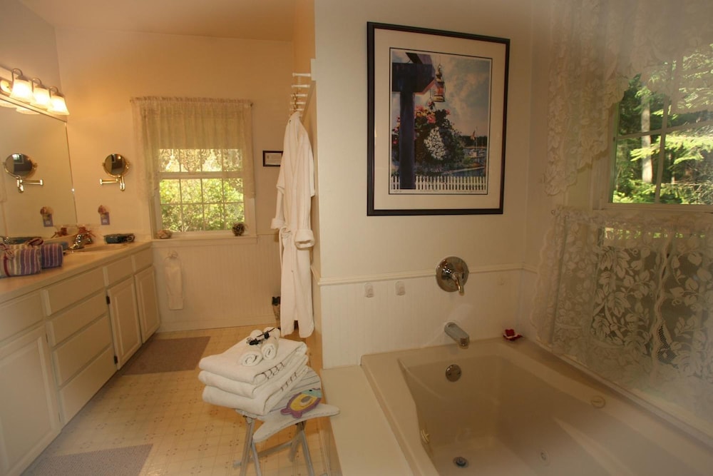 Inn to the Woods B&B - photo 18