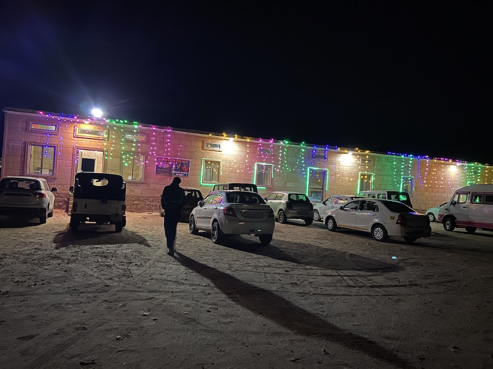 Sunrise Desert Resort — hotel in Jaisalmer