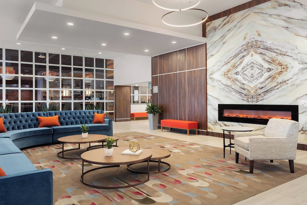 Delta Hotels by Marriott Indianapolis Airport - photo 2