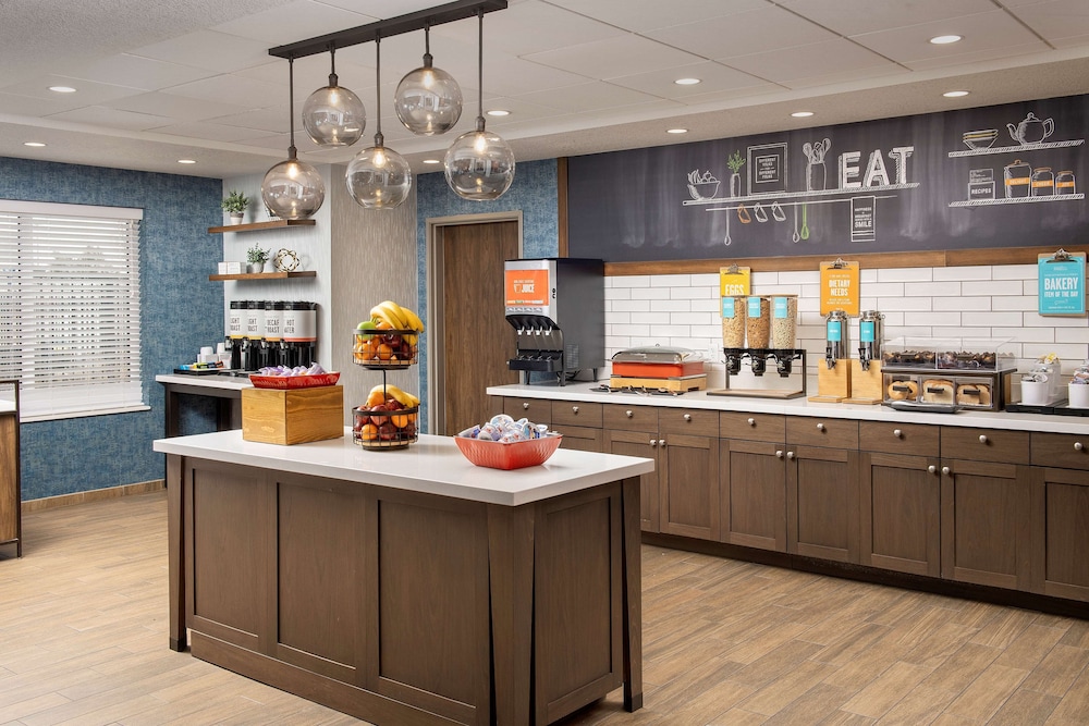 Hampton Inn & Suites Rapid City Rushmore - photo 49