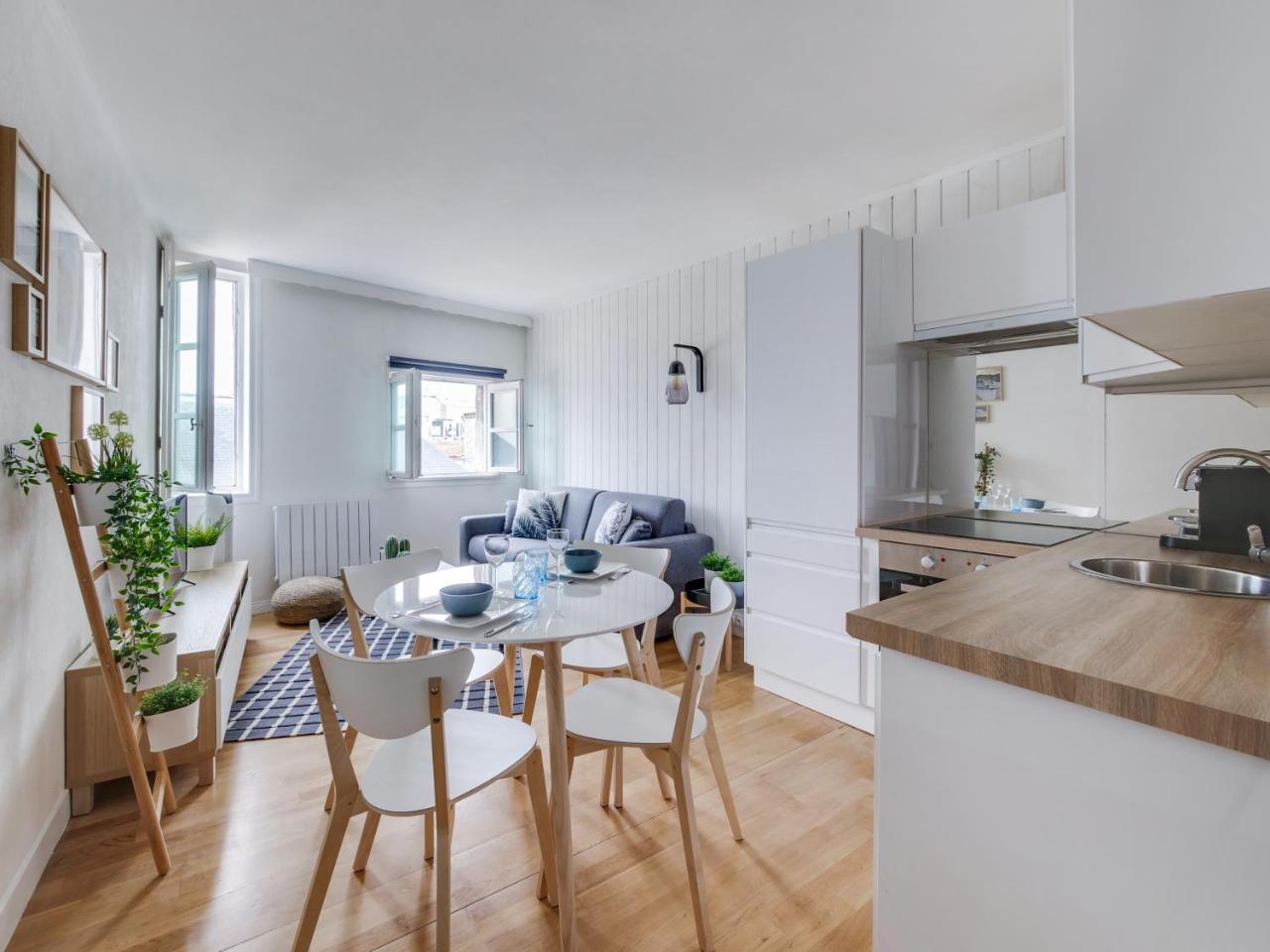 Escale Pamatxi : Vieux Port in La Rochelle, France