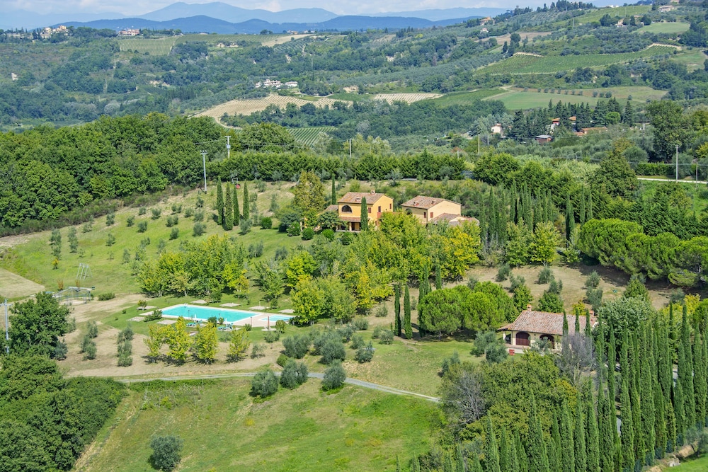 Tenuta Moriano - carbon neutral hotel in Montespertoli