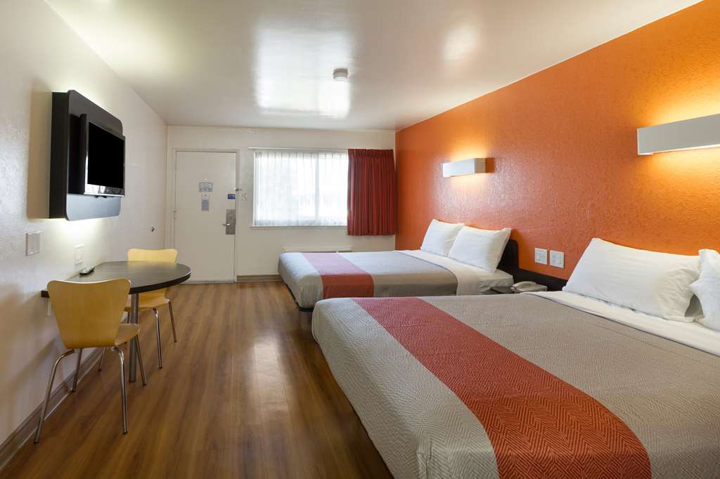 Motel 6 Claremont CA - photo 18