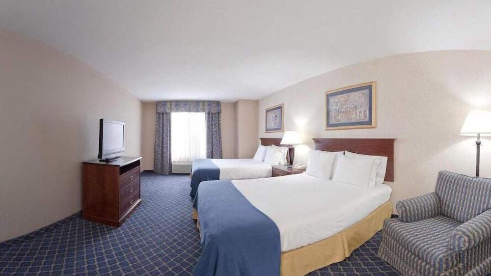 Holiday Inn Express & Suites Farmington by IHG - photo 24