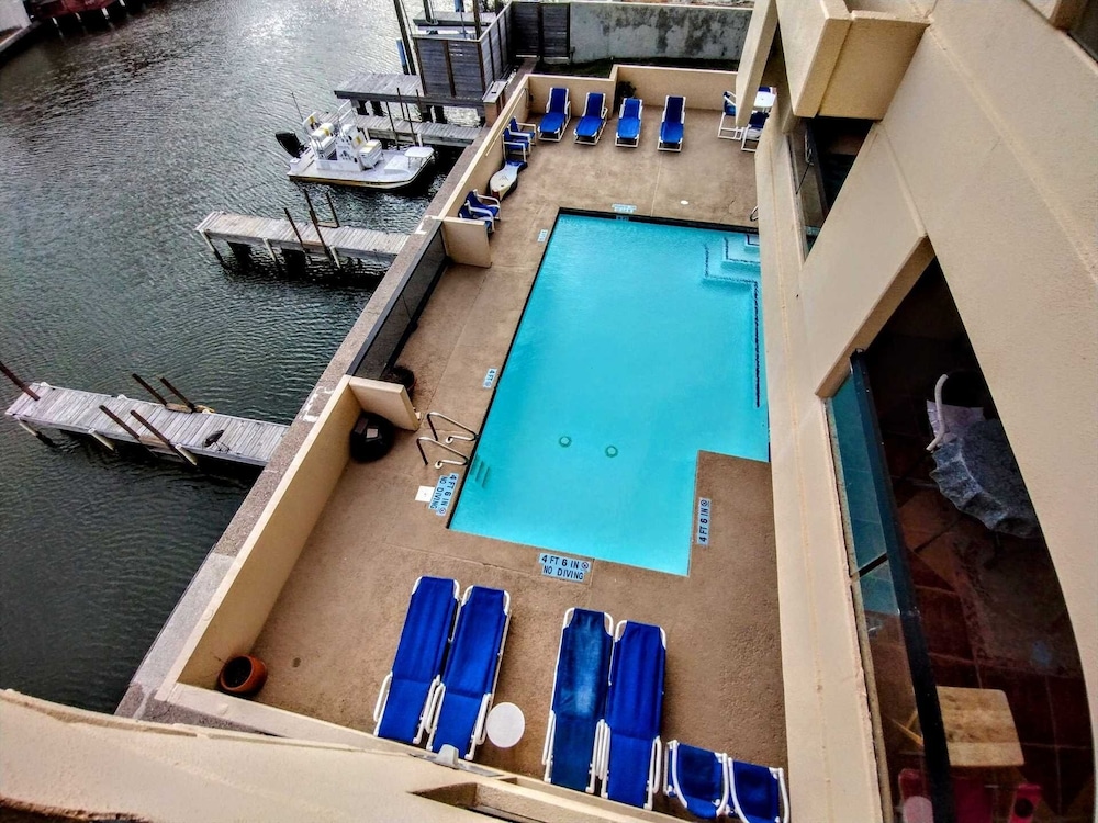 Landfall Towers 34 Minium 1 Bedroom Condo by RedAwning - photo 11