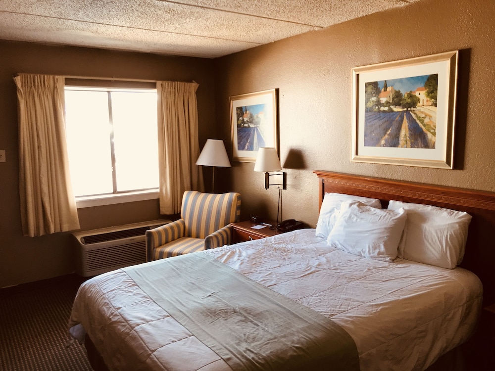 Americas Best Value Inn Laredo - photo 6