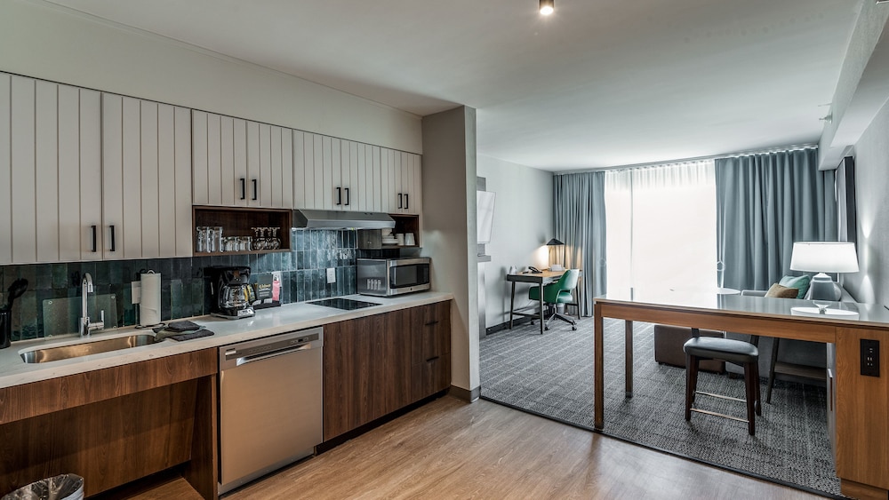 Staybridge Suites Dallas Market Ctr Love Field by IHG - photo 20