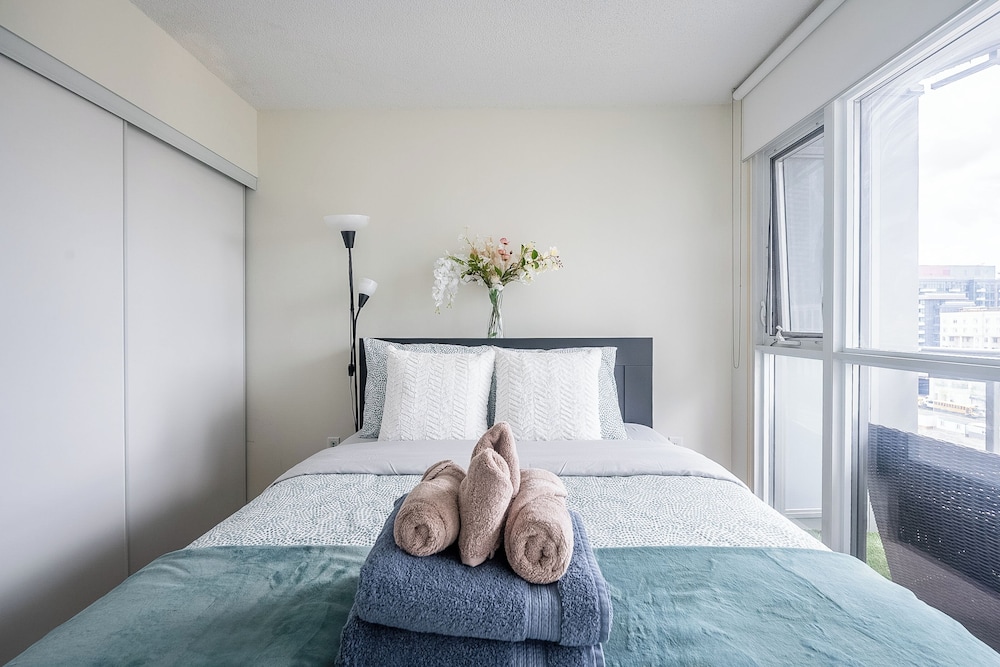 Toronto Harbour Suites — Toronto — photo 3