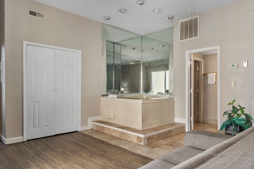 Ocean Crest Inn and Suites - photo 55