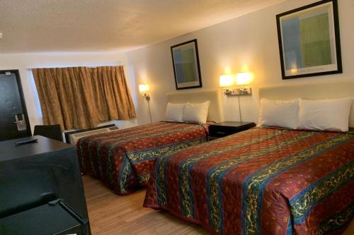 Economy Inn of Holland - photo 24