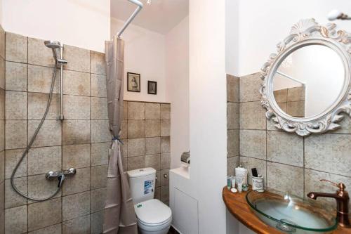 3BR Triplex w Terraces Heart of Tbilisi By Wehost