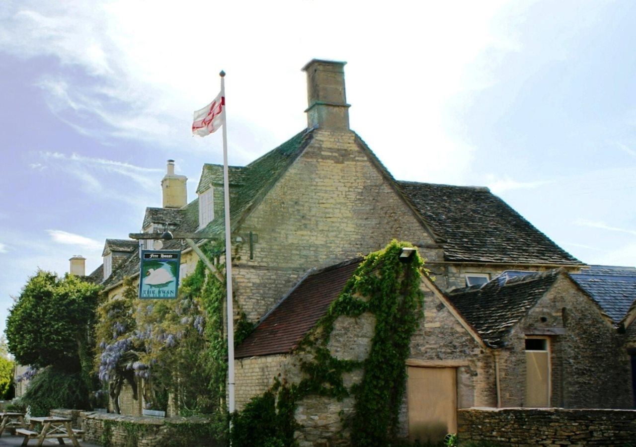 The Swan Inn Swinbrook in Burford, United Kingdom