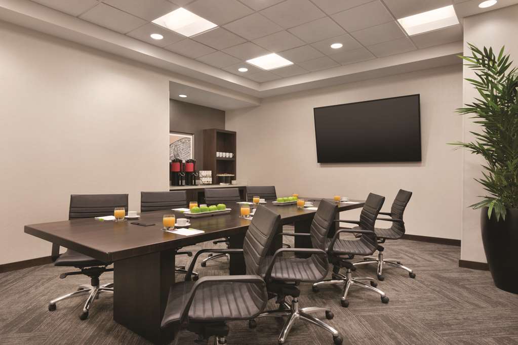Hyatt Place Chicago O'Hare Airport - photo 24