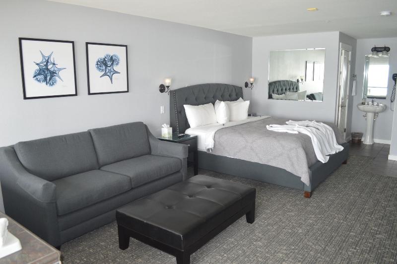Starfish Manor Oceanfront Hotel - photo 14