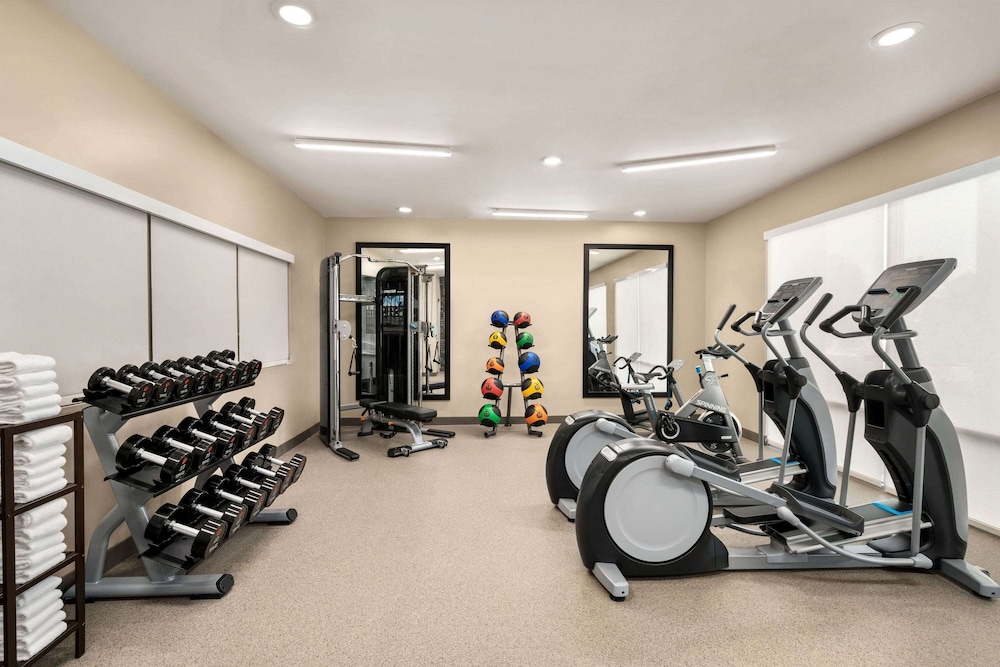 La Quinta Inn & Suites by Wyndham San Bernardino - photo 25