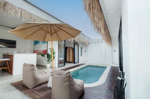 Queen Villa D1 by Betterplace — 4-Star Luxury Hotel in Seminyak, Indonesia