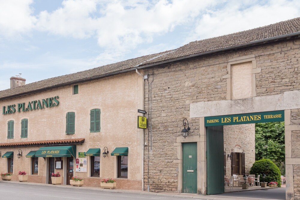 Logis Ho Tel Les Platanes — hotel in Pont-De-Vaux