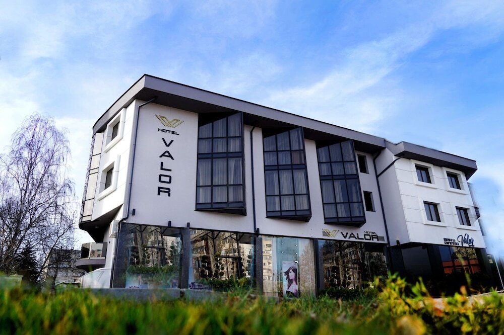 Valor - carbon neutral hotel in Montana