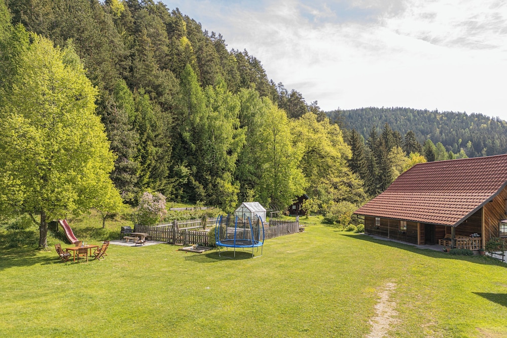Eco Farm Mikl Pine Tree Apartment 19731397 — Prevalje