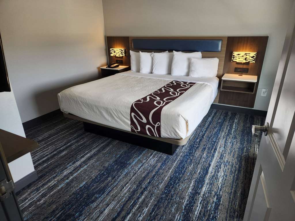 La Quinta Inn & Suites by Wyndham Warner Robins Robins AFB - photo 27