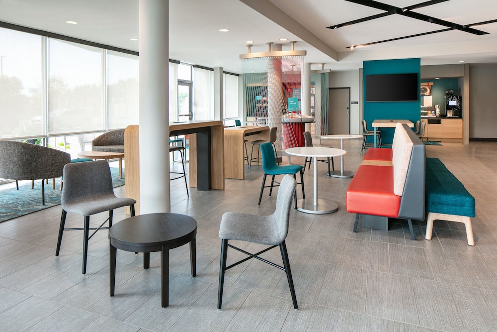 avid hotel Roseville Minneapolis North an IHG Hotel - photo 3