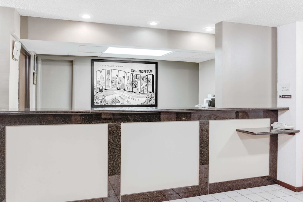 Super 8 by Wyndham Springfield Battlefield - photo 3