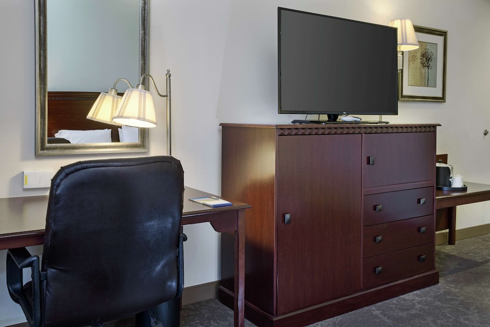Hampton Inn & Suites Prescott Valley - photo 23