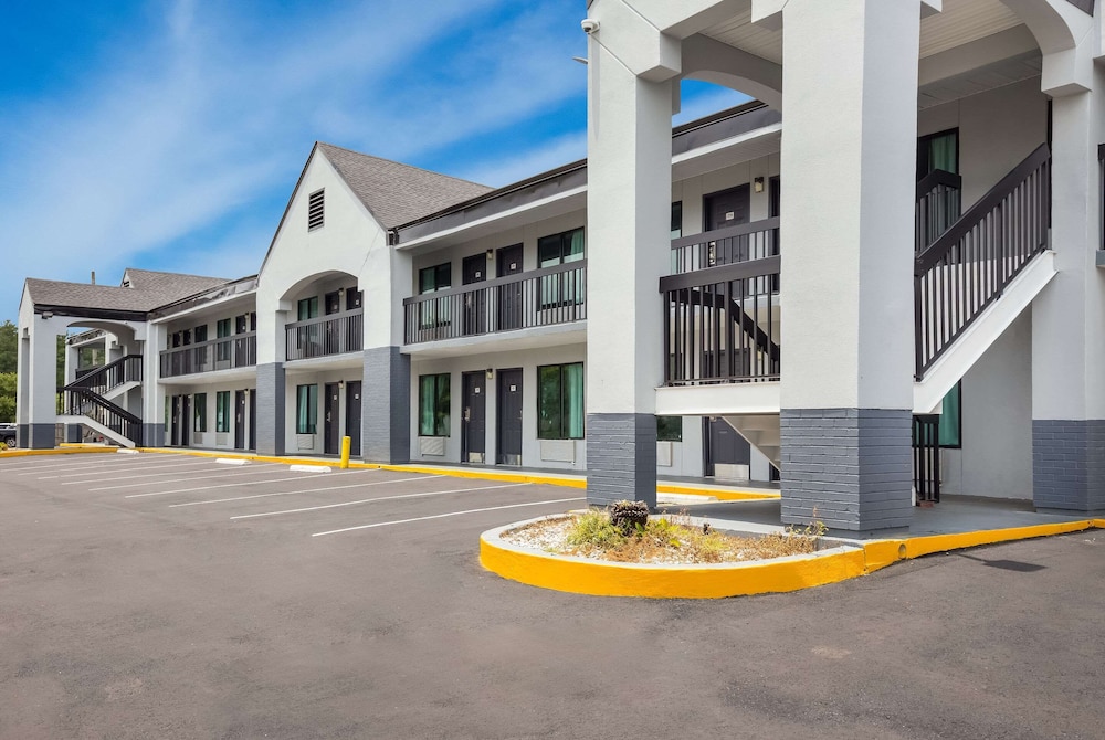 Econo Lodge Mobile Airport Blvd. - photo 32