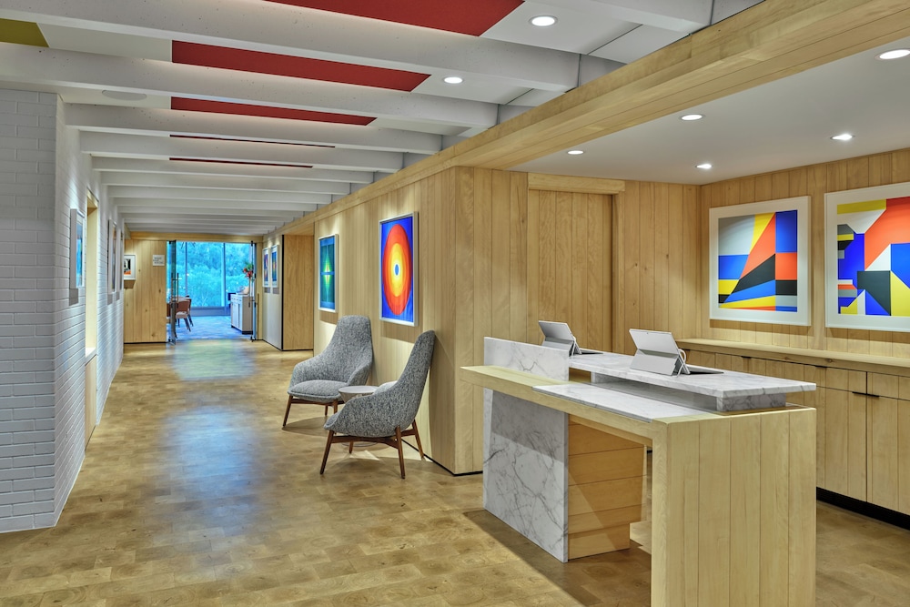 Aspen Meadows Resort - photo 2