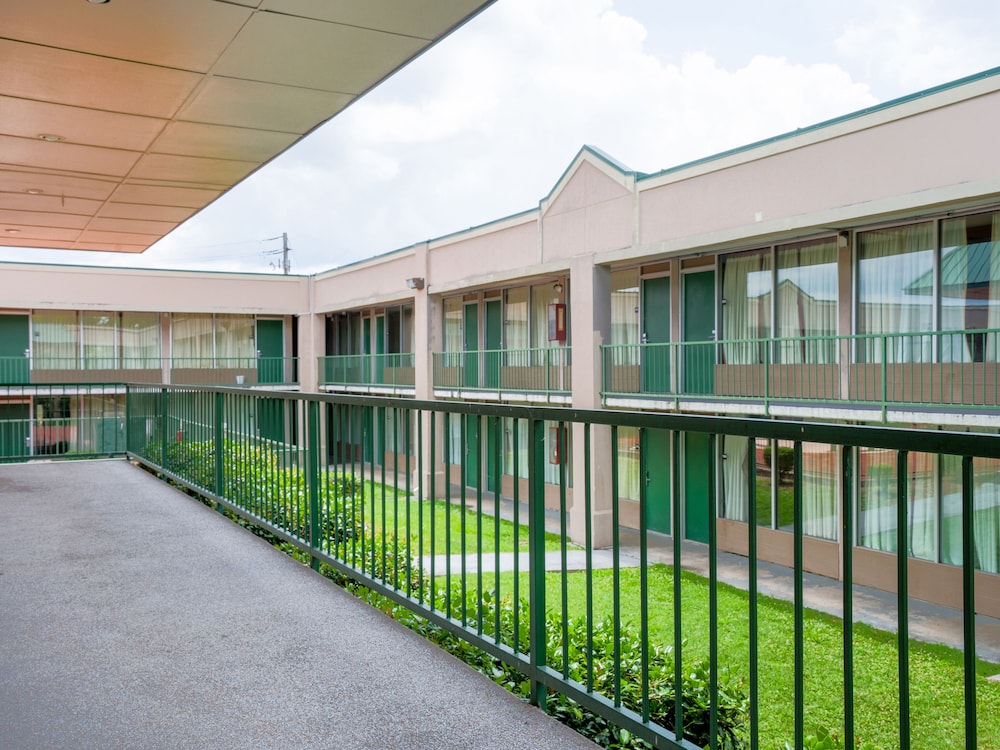 Travelodge by Wyndham Henderson - photo 37