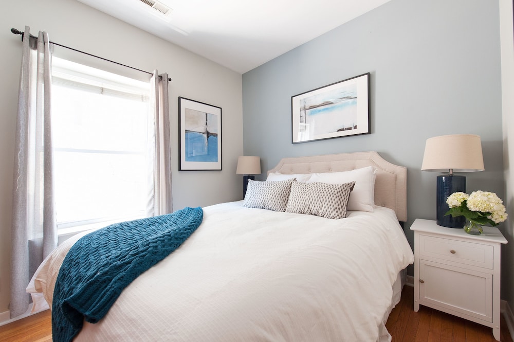 Sophisticated 4BR in Lincoln Park by Sonder - photo 5