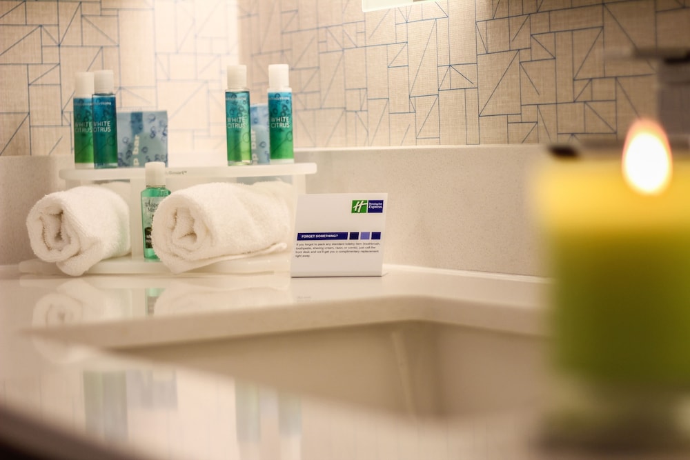 Holiday Inn Express & Suites Miami Airport East by IHG - photo 41