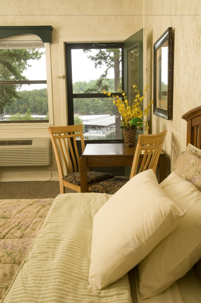 Mountain Harbor Resort and Spa - photo 20