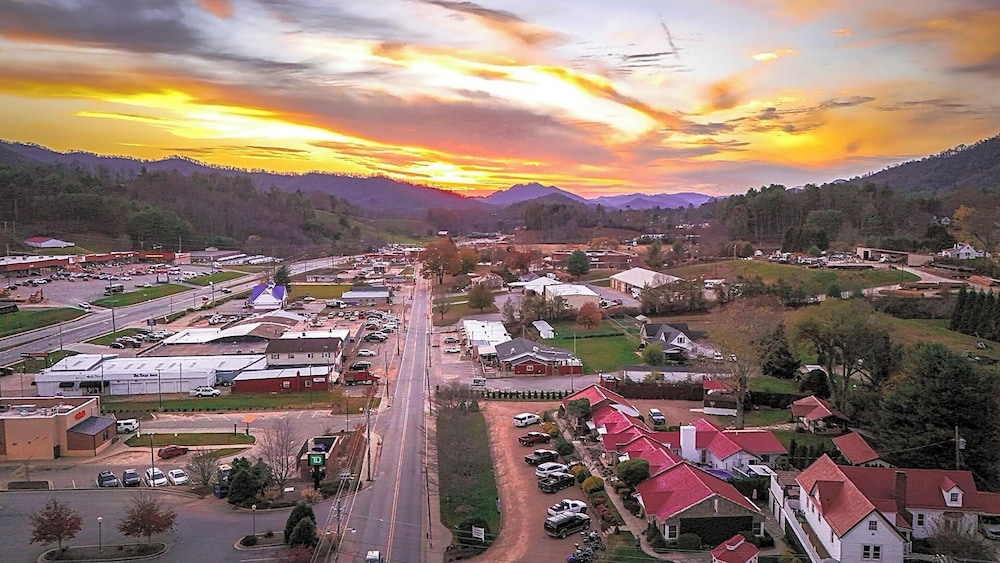 Carolina Country Inn - photo 16