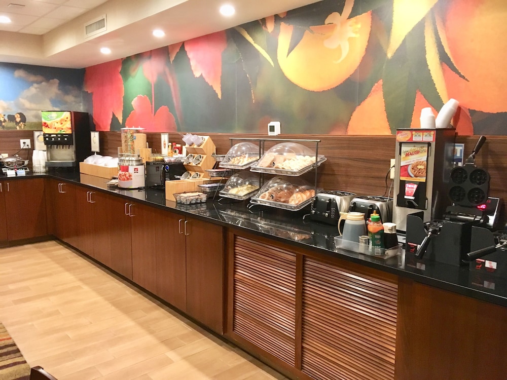 Fairfield Inn by Marriott Myrtle Beach Broadway at the Beach - photo 21